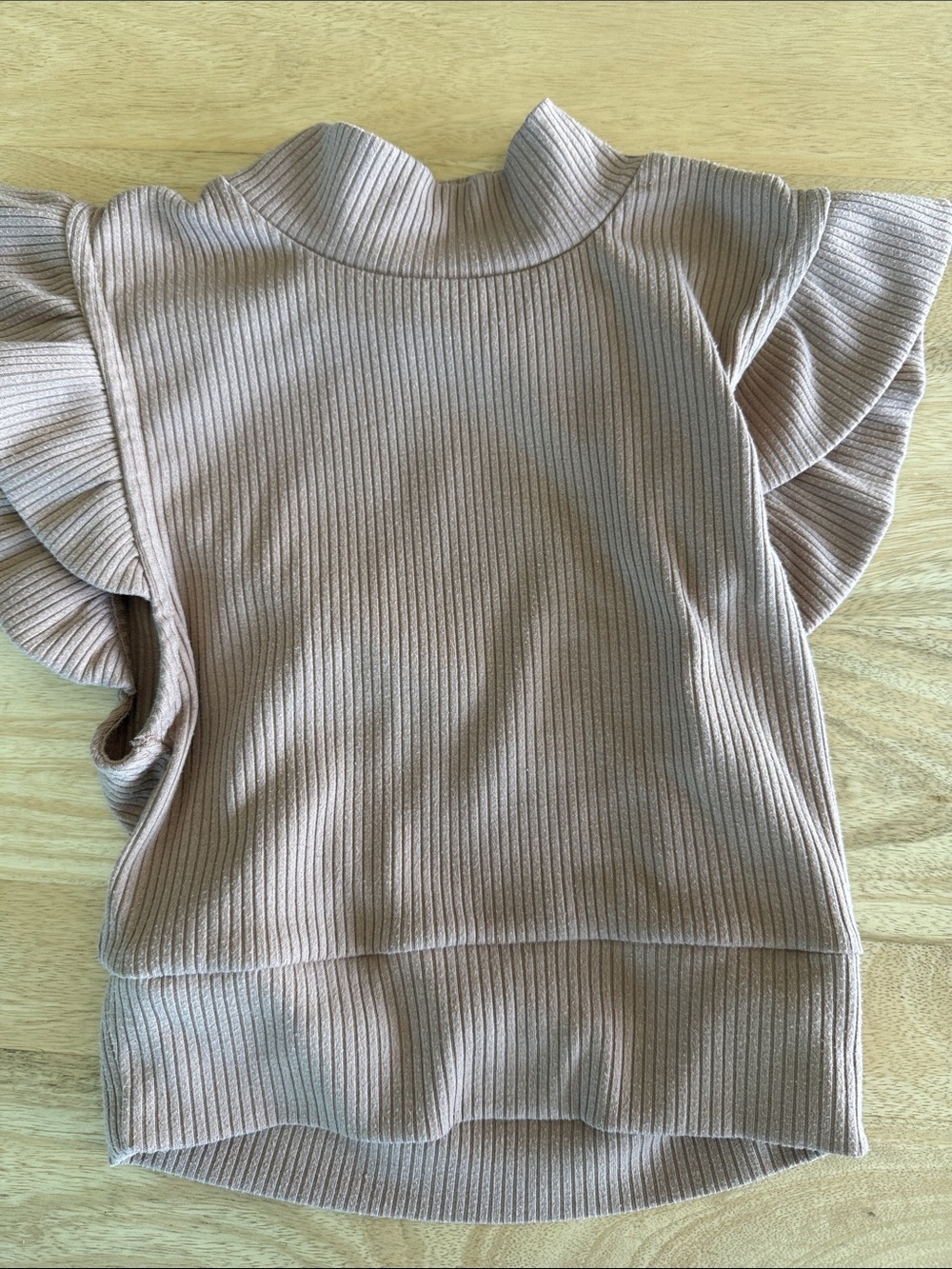 Bundle of 4 neutral tops - Picture 2 of 9